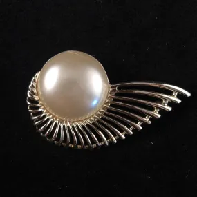 1956 Sarah Coventry Pearl Flight Brooch
