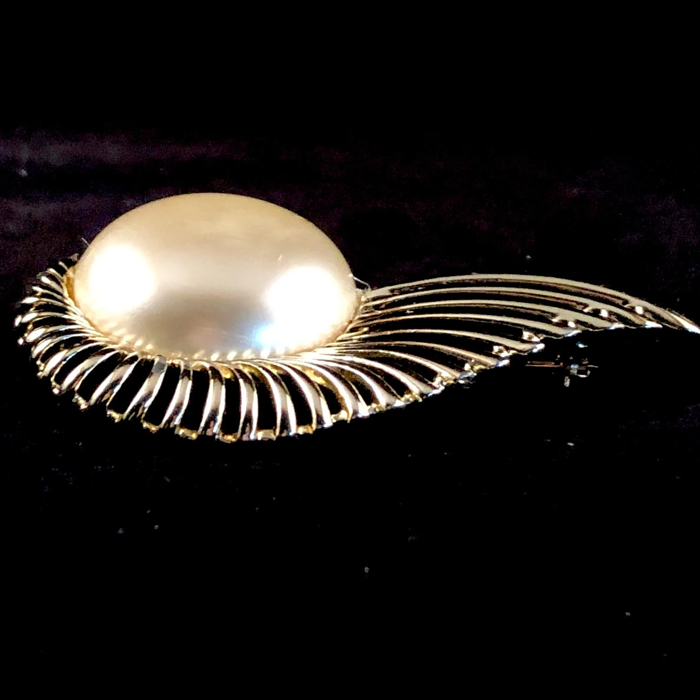 1956 Sarah Coventry Pearl Flight Brooch