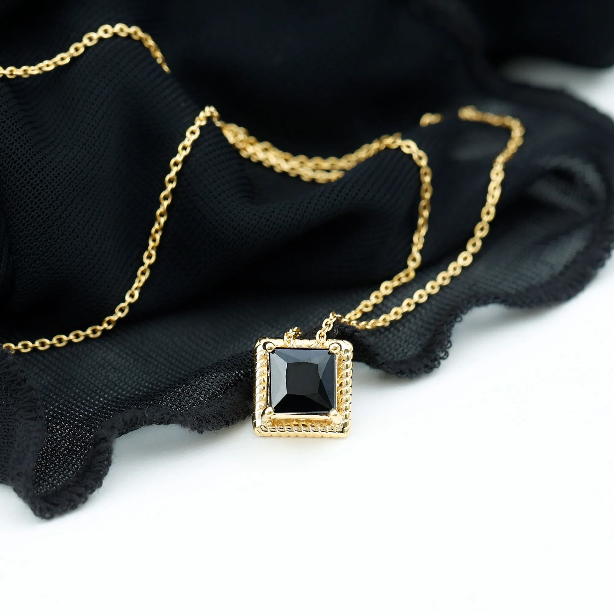7 MM Princess Cut Black Spinel Solitaire Pendant with Rope Frame Details
