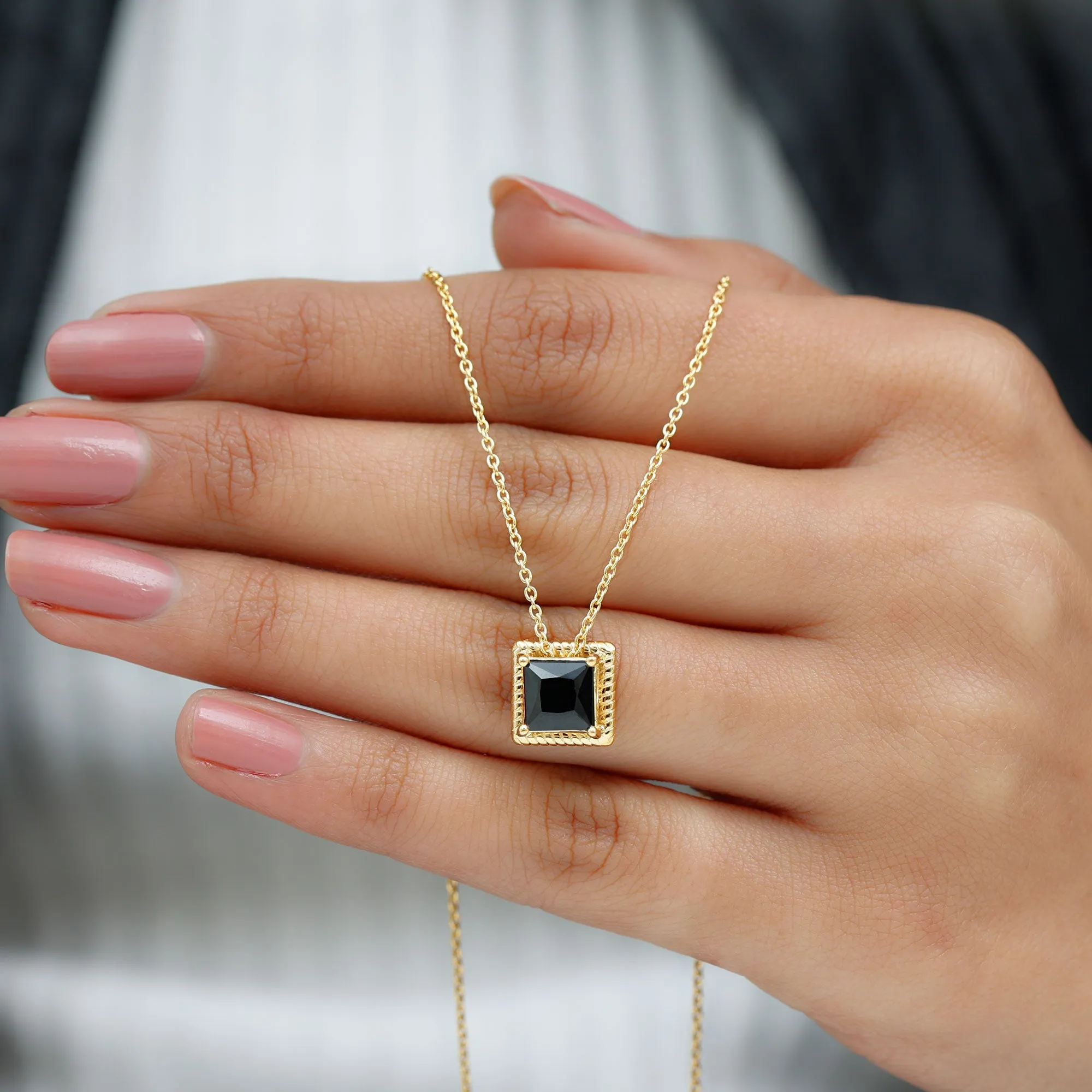 7 MM Princess Cut Black Spinel Solitaire Pendant with Rope Frame Details