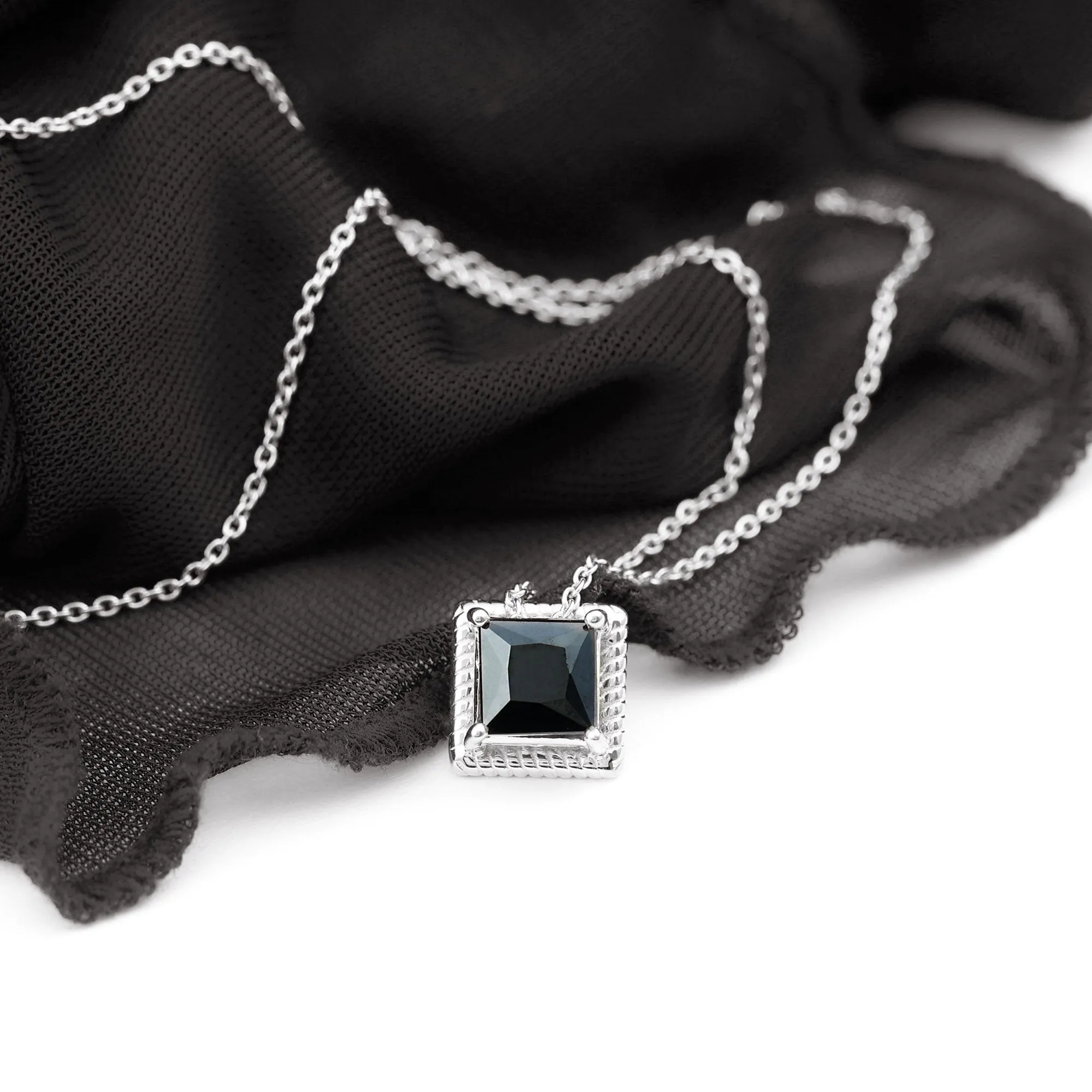 7 MM Princess Cut Black Spinel Solitaire Pendant with Rope Frame Details