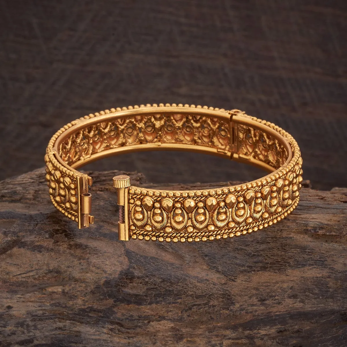 Antique Bangle 177902