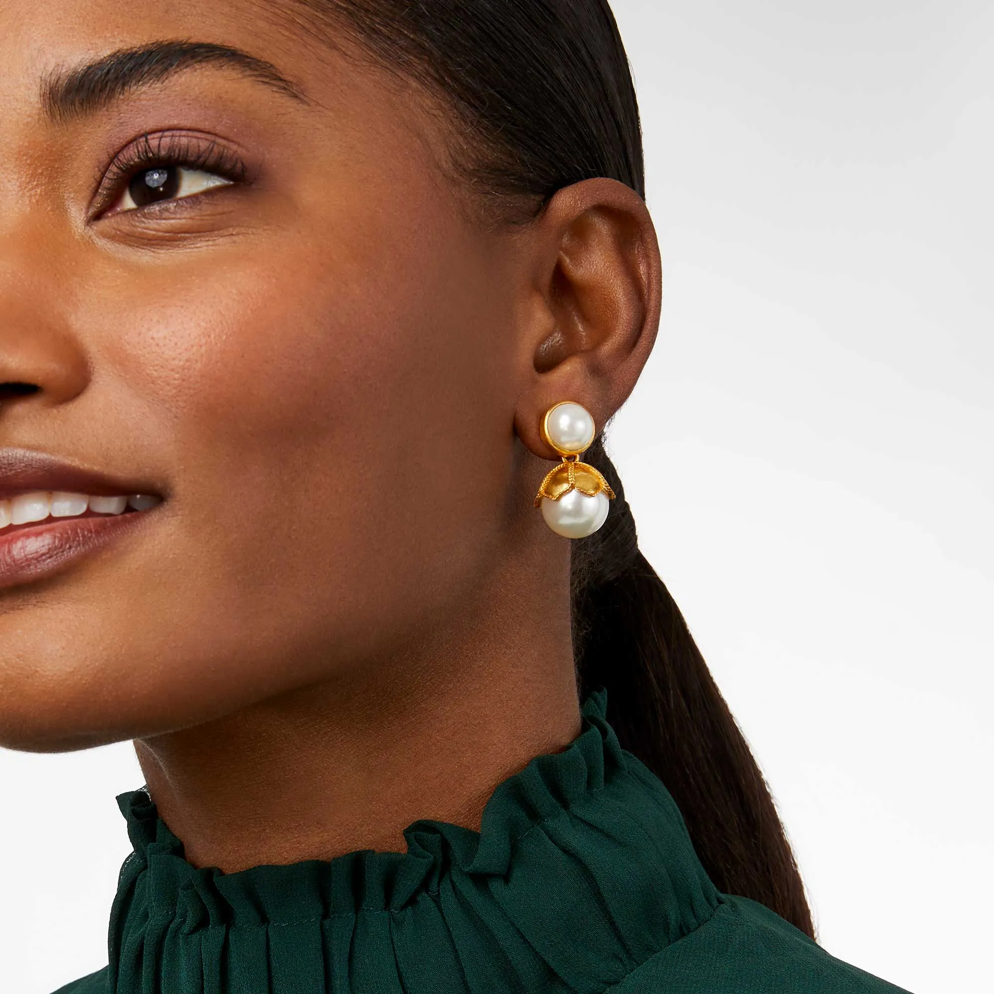 DELPHINE PEARL STATEMENT EARRING