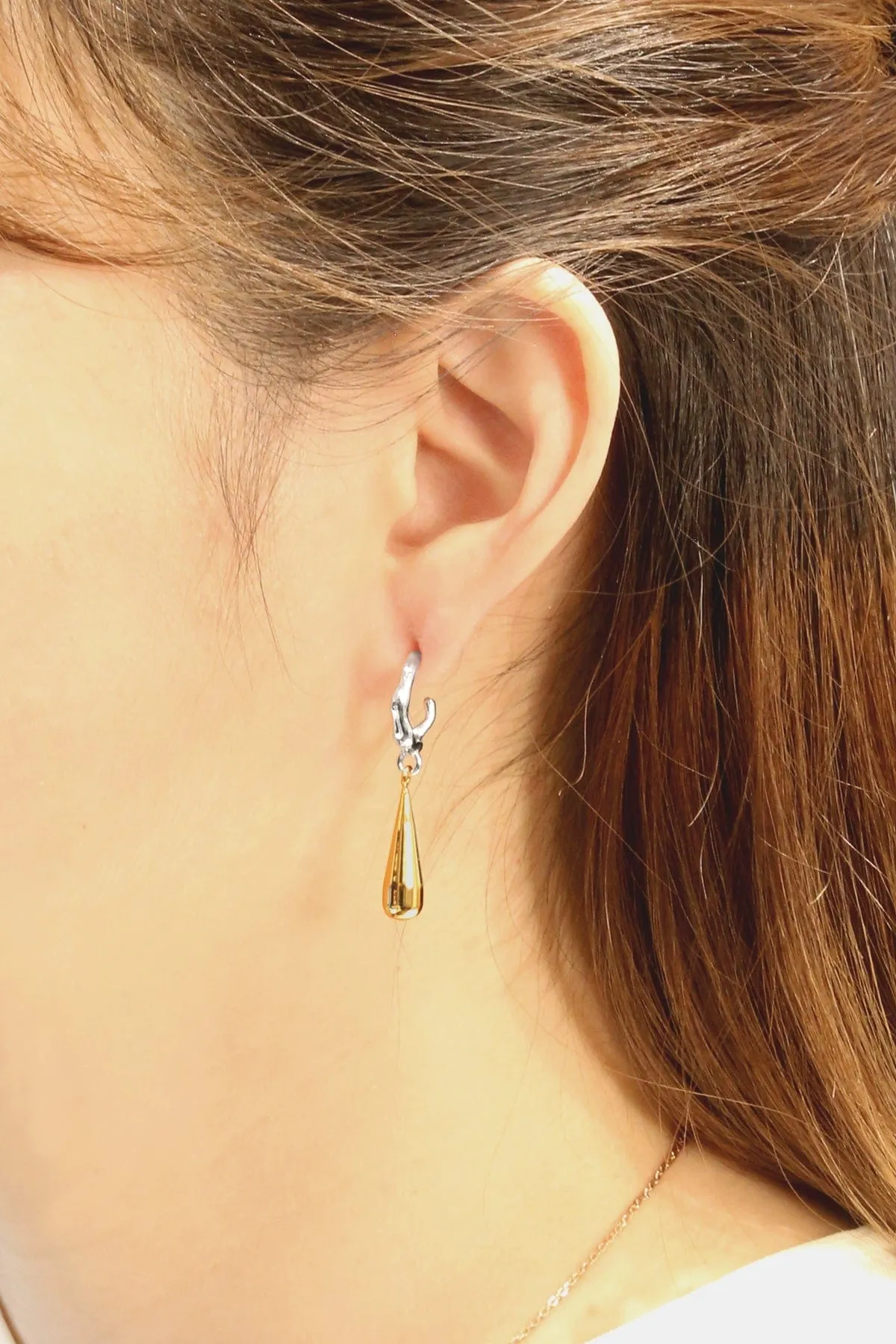 DJE310873 14K Elongated Teardrop Post Earrings