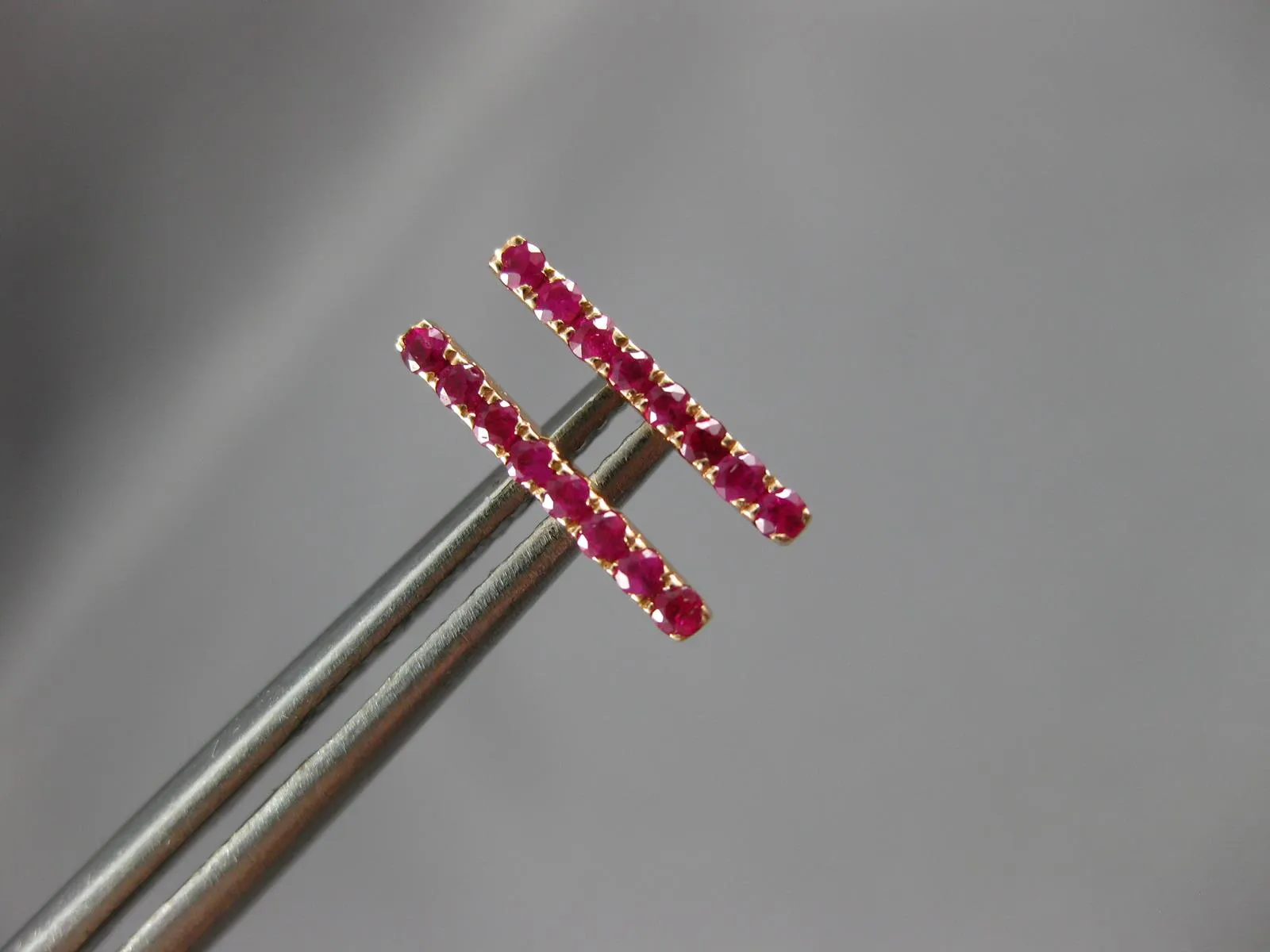 ESTATE .18CT AAA RUBY 14KT ROSE GOLD 3D CLASSIC BAR STUD EARRINGS