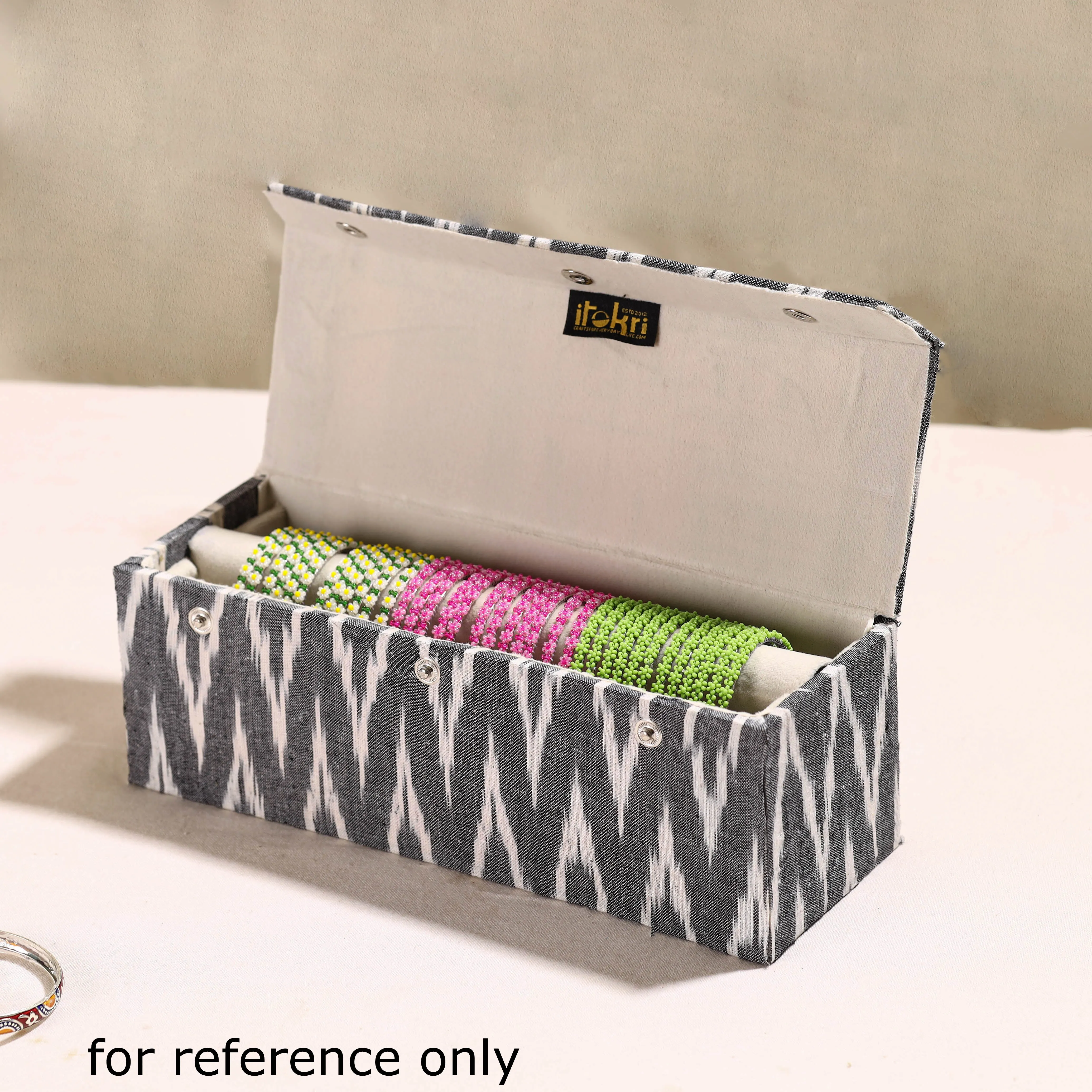 Handcrafted Ikat Fabric Embellished One Rod Bangle Box (11 x 4 in)