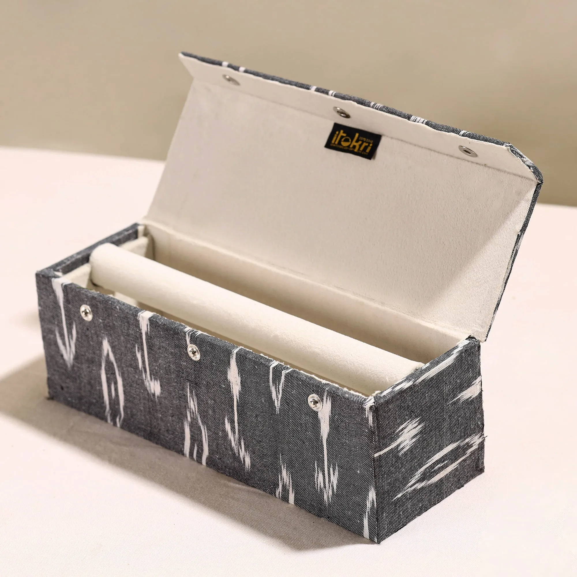 Handcrafted Ikat Fabric Embellished One Rod Bangle Box (11 x 4 in)