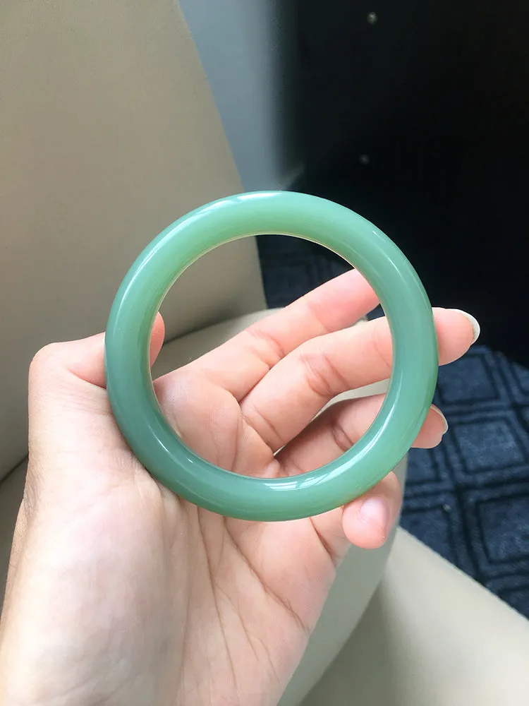 Natural Jade Bangle Nephrite Bangle Internal Diameter 54mm NBE022