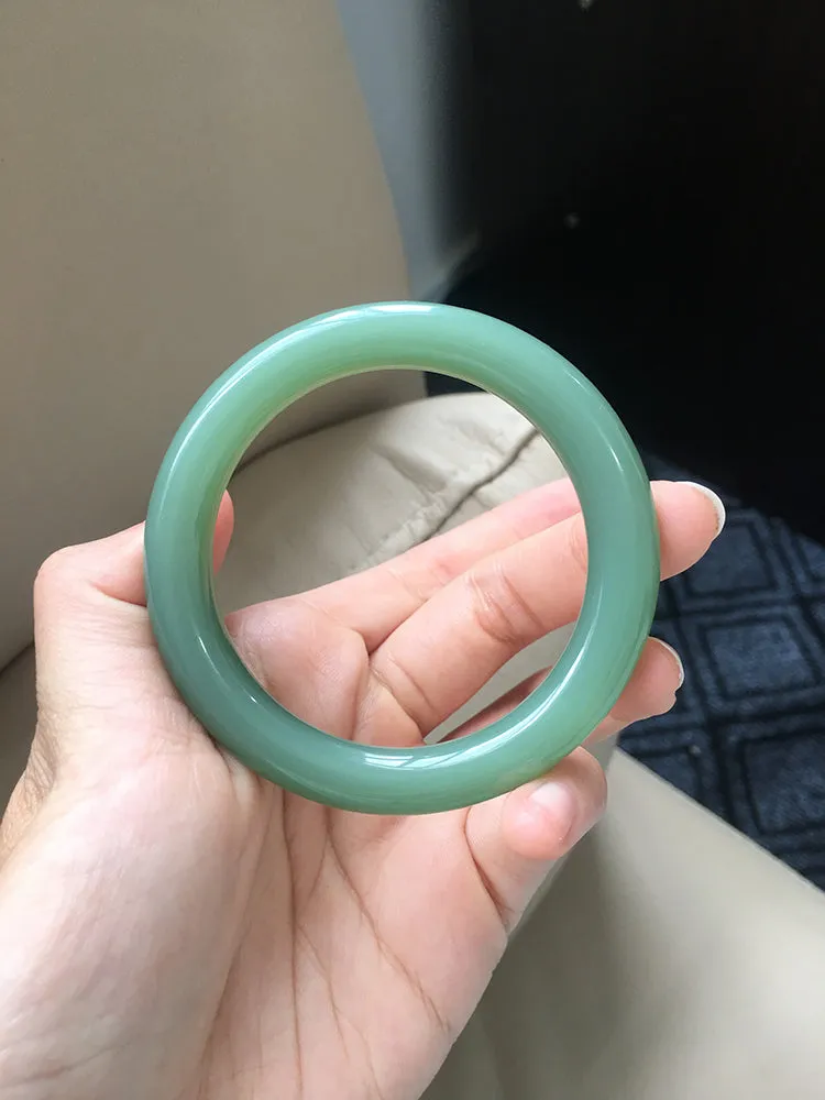 Natural Jade Bangle Nephrite Bangle Internal Diameter 54mm NBE022