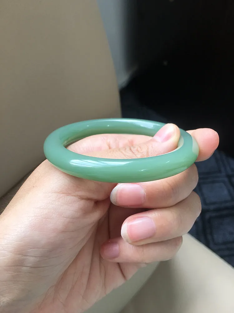 Natural Jade Bangle Nephrite Bangle Internal Diameter 54mm NBE022