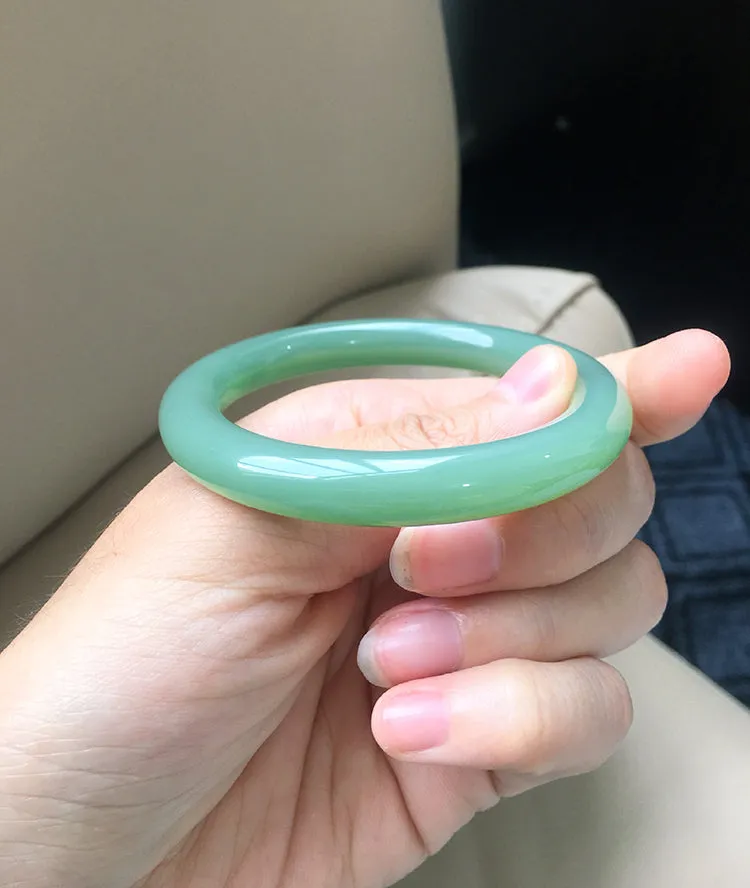Natural Jade Bangle Nephrite Bangle Internal Diameter 54mm NBE022