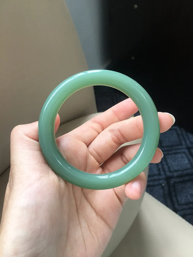 Natural Jade Bangle Nephrite Bangle Internal Diameter 54mm NBE022