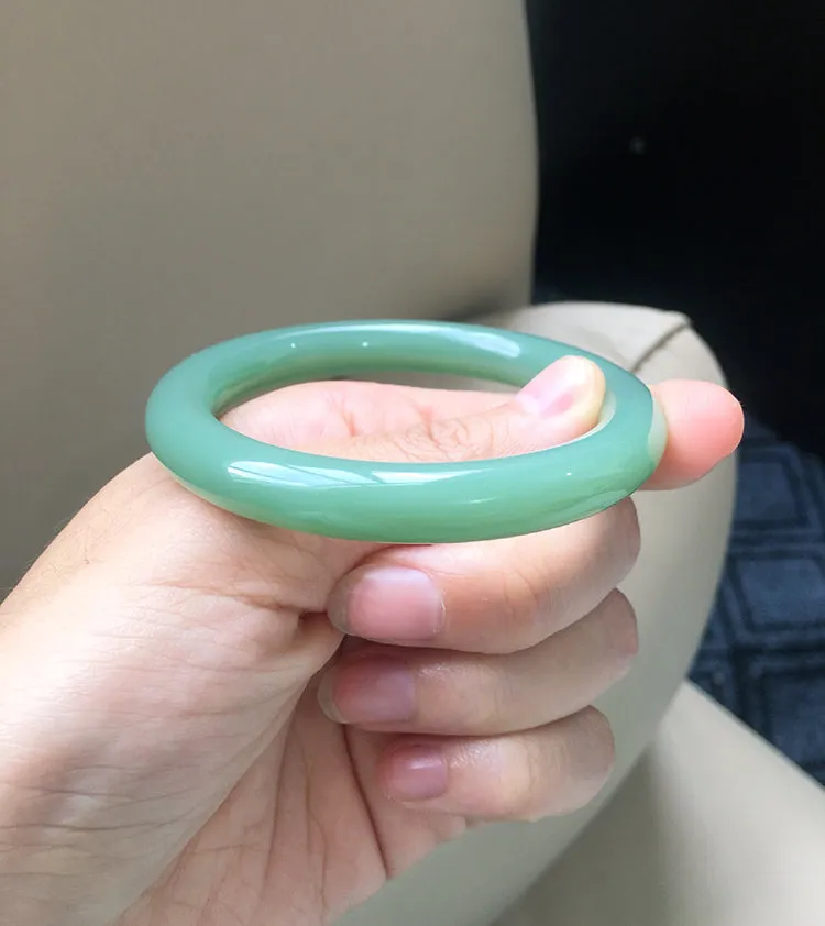 Natural Jade Bangle Nephrite Bangle Internal Diameter 54mm NBE022