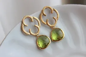 Peridot Green Earrings Gold Clover Quatrefoil - Sterling Silver Posts - Bridesmaid Earrings - Wedding Earrings - Peridot Wedding Jewelry