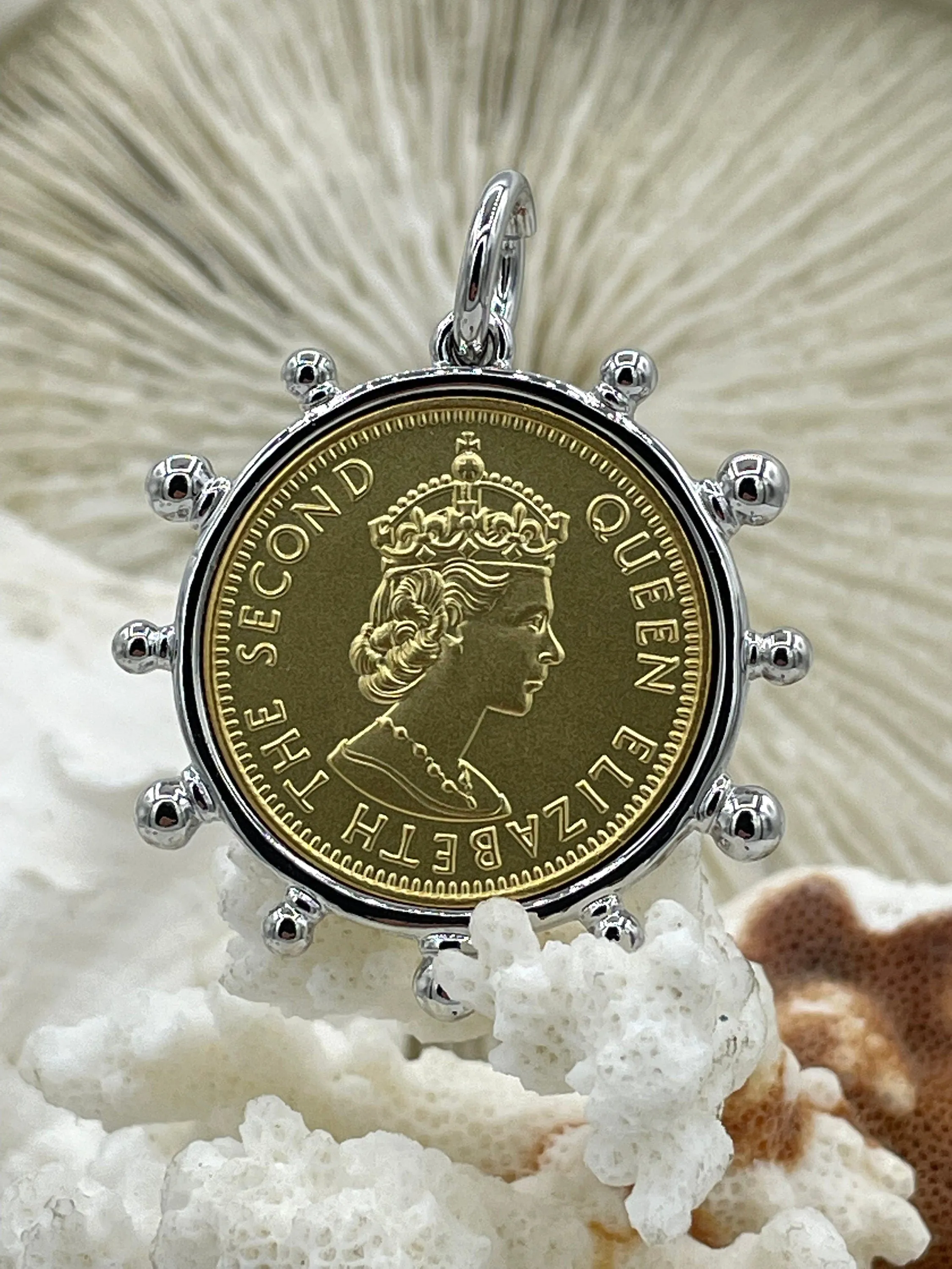 Queen Elizabeth II Coin Pendant, Queen Elizabeth Replica Coin, Royal Coin Pendant, Vintage Coin, Reproduction Coin 5 Styles Fast Ship