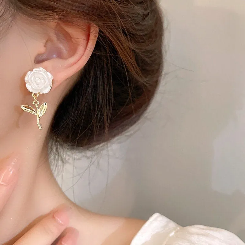 Sweet Resin White Flower Dangle Earrings
