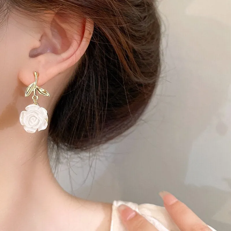 Sweet Resin White Flower Dangle Earrings