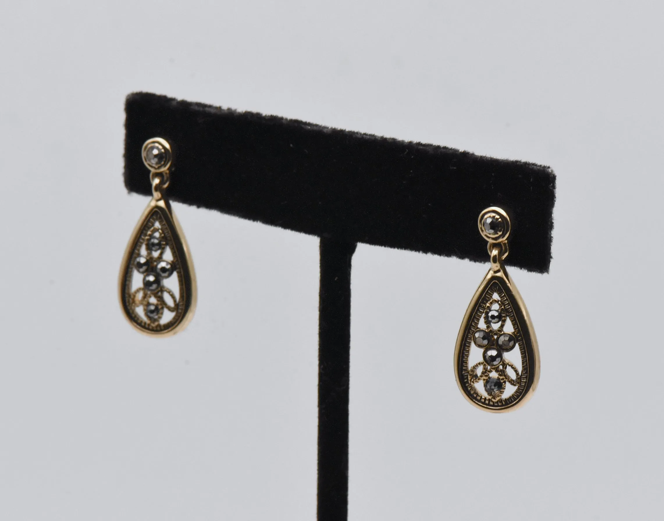 Vintage Gold Tone Metal Earrings