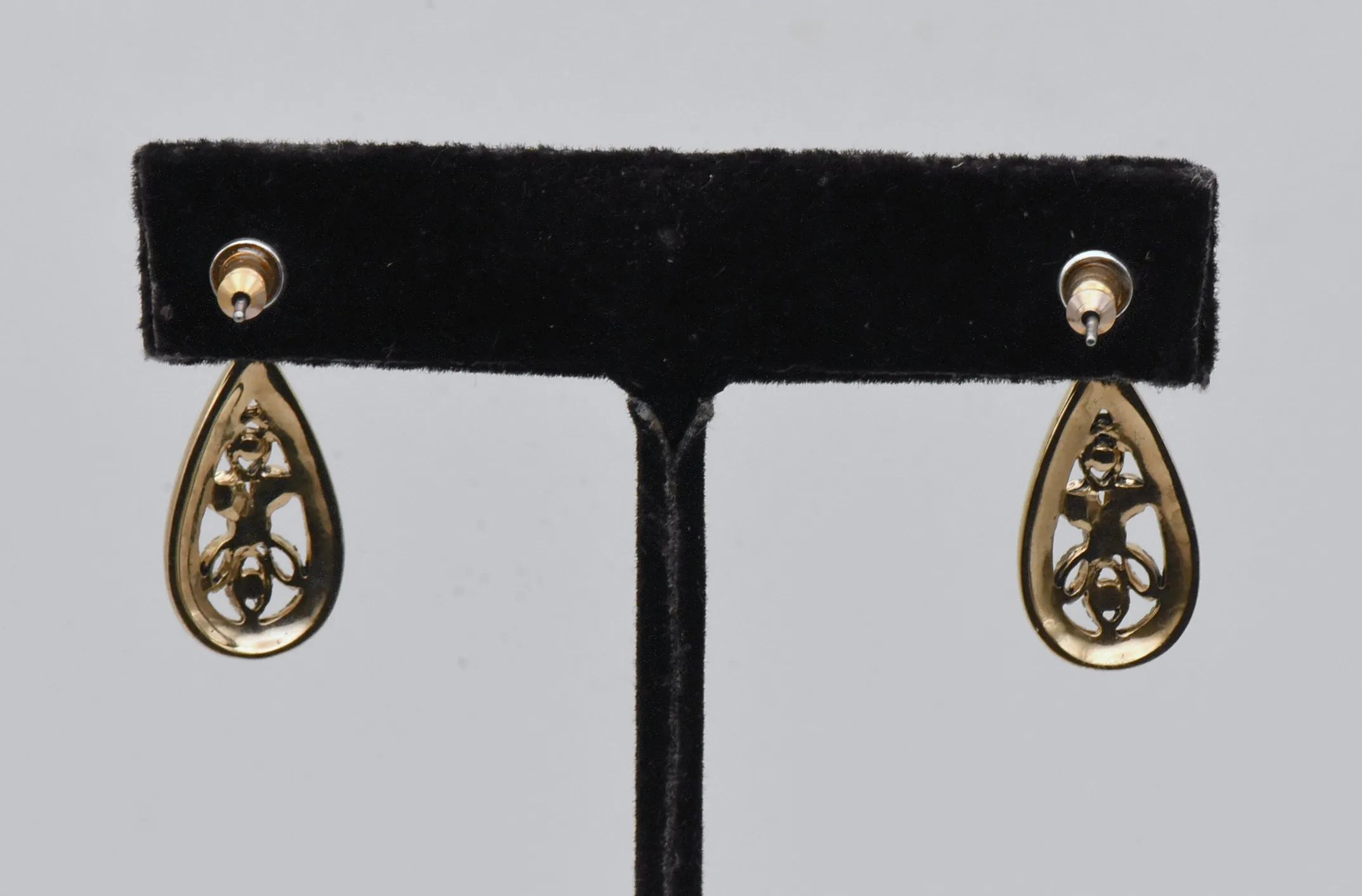 Vintage Gold Tone Metal Earrings